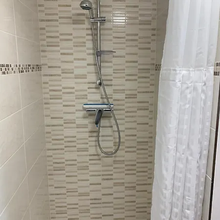 Maison Avec Jardin Privatif Gite Les Chenes De Pastouret, Lussan Holiday home *